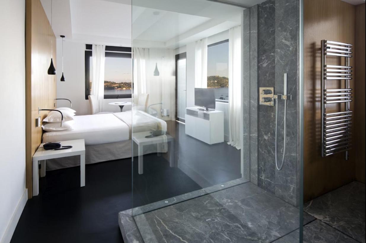 Hotel Le Versailles Villefranche-sur-Mer Exterior photo