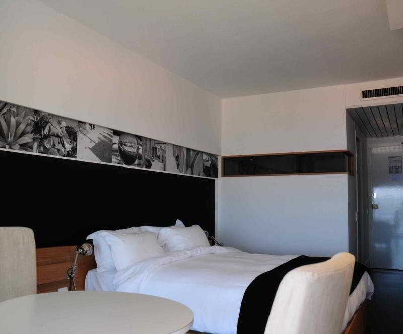 Hotel Le Versailles Villefranche-sur-Mer Exterior photo