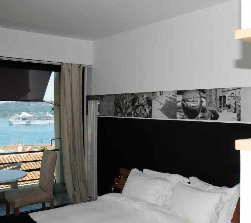 Hotel Le Versailles Villefranche-sur-Mer Exterior photo
